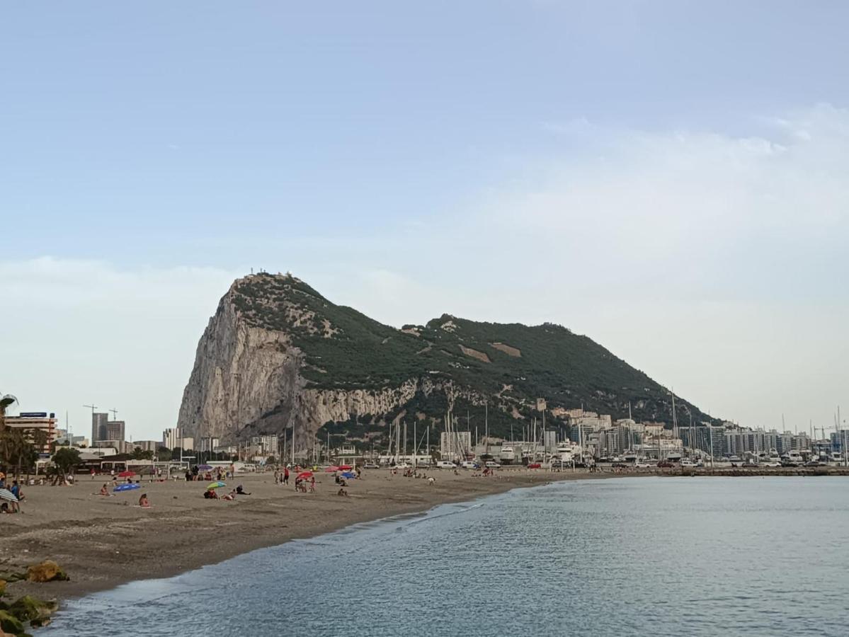 Vistas A 3 Paises Y 2 Continentes 1º Linea De Playa A 5 Minutos De Gibraltar Διαμέρισμα La Línea de la Concepción Εξωτερικό φωτογραφία