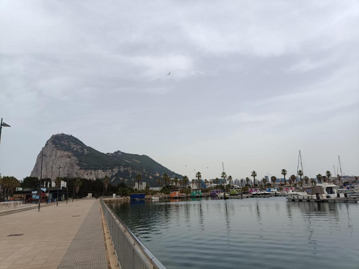 Vistas A 3 Paises Y 2 Continentes 1º Linea De Playa A 5 Minutos De Gibraltar Διαμέρισμα La Línea de la Concepción Εξωτερικό φωτογραφία